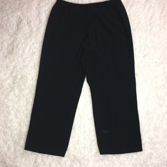 Larry Levine Stretch Capri Pants - Picture 7 of 8